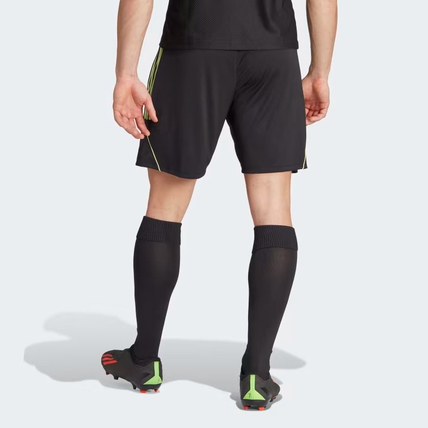 Short_da_allenamento_Tiro_23_League_Nero_IN8166_23_hover_model_3_11zon.jpg